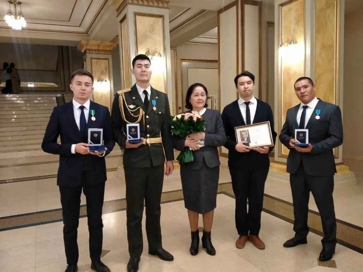 7 адамды құтқарған Қайрат Нұржаубаев "Ерлігі үшін" медалімен наградталды
