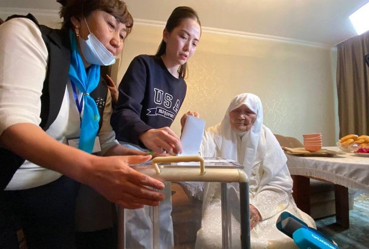Алматы облысында 111 жастағы кейуана дауыс берді