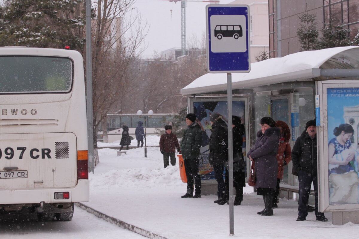 Автобус қалаған жеріңе жеткізетін такси емес - Алматы қаласы мобилділік басқармасының басшысы қала тұрғынына жауап берді
