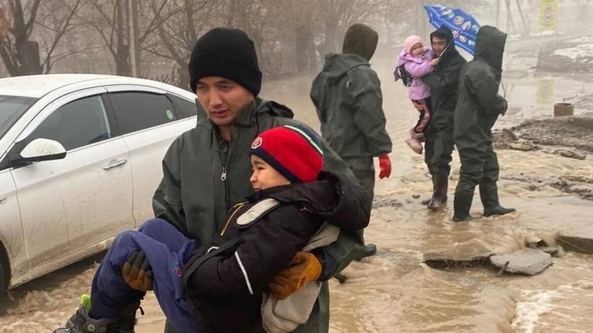 Түркістан облысындағы су басқан аумақтан 200-ден астам адам эвакуацияланды