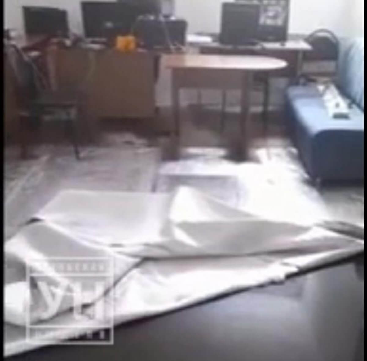 Су тасқыны: Оралда медколледждің студенттері жатақханадан эвакуацияланды - видео