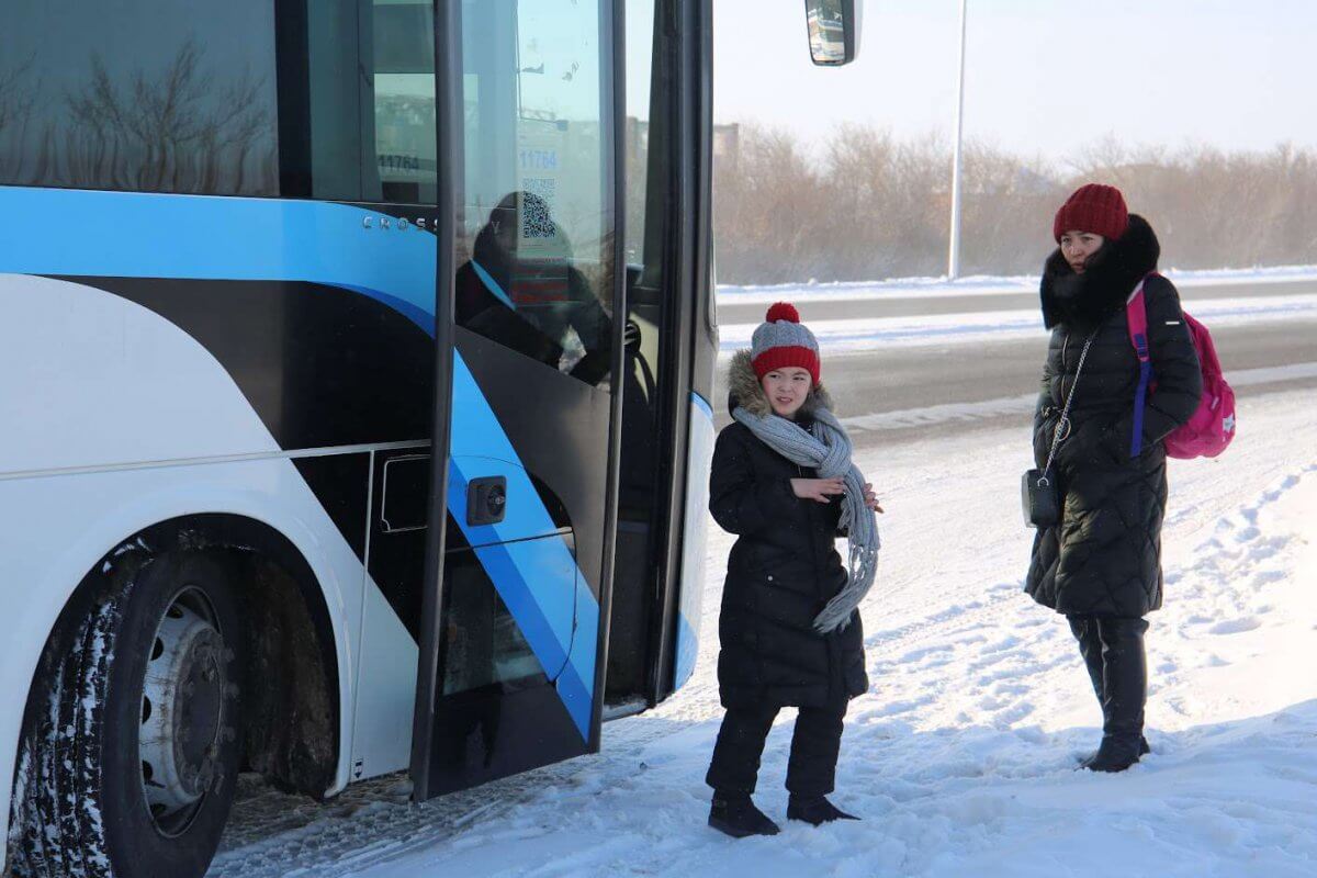 Астанада қар жауып, қоғамдық көліктер кешігіп жатыр