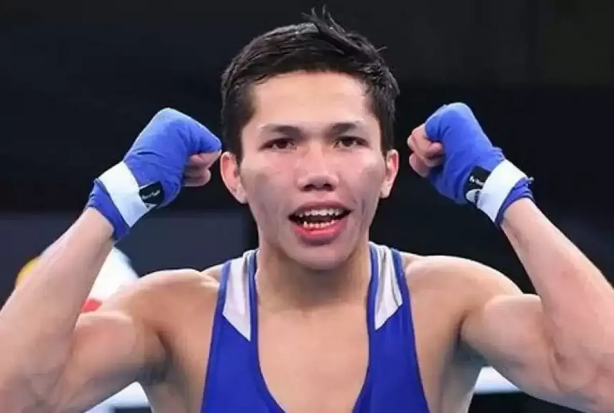 Санжар Тәшкенбай Ташкентте өзбекстандық боксшыны нокдаунмен жеңді