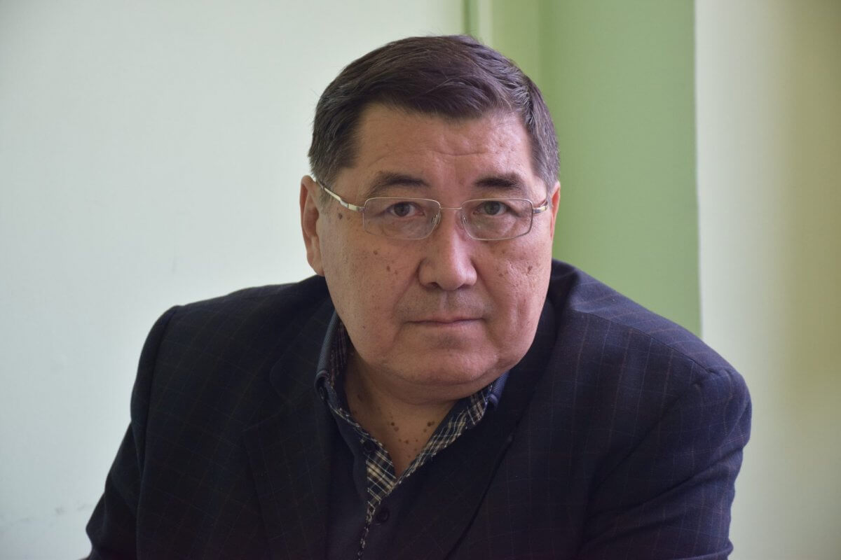 Мен де бір кездері Назарбаевқа табынғанмын –  Ермұрат Бапи