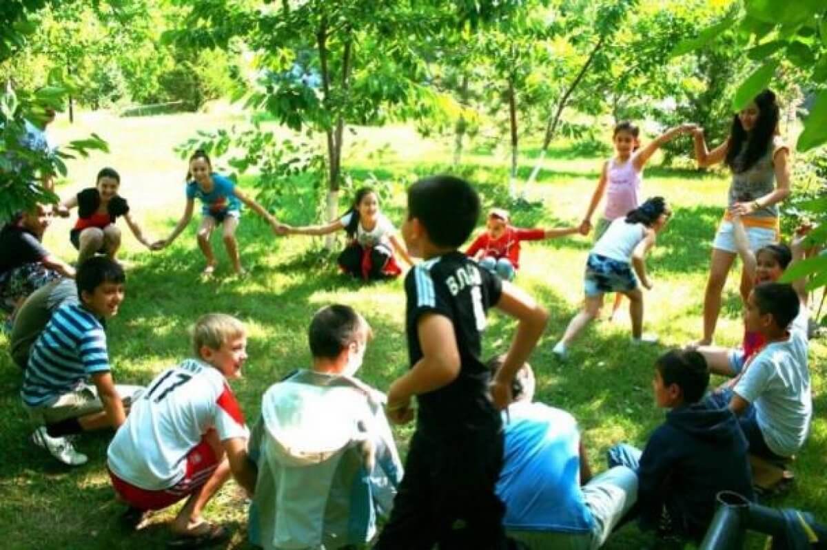 Түлкібаста лагерьдегі жылап жүрген балалардың видеосы тарады