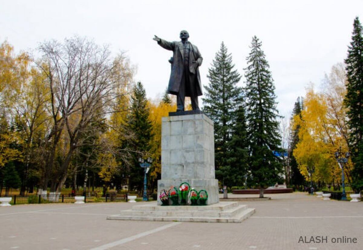 Алтайда Ленин ескерткішін қалпына келтіруге қарсы петиция пайда болды