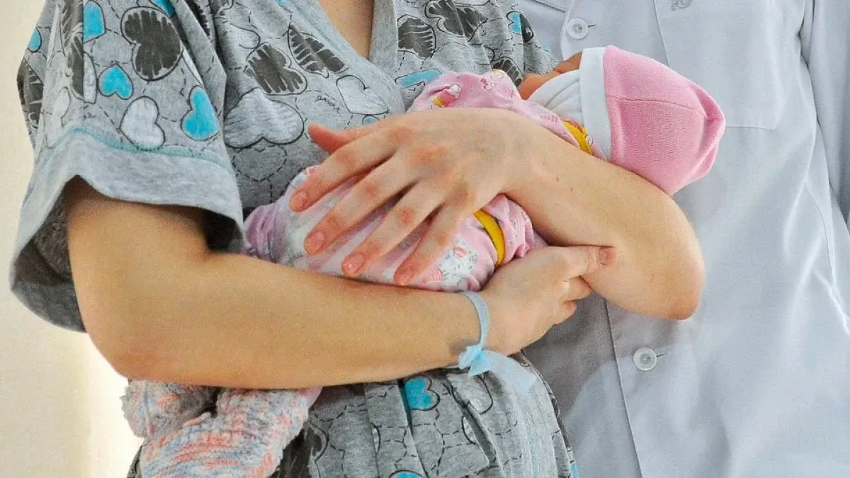 Алматы облысында әйел несиесін төлеу үшін жаңа туған сәбиін сатпақ болған