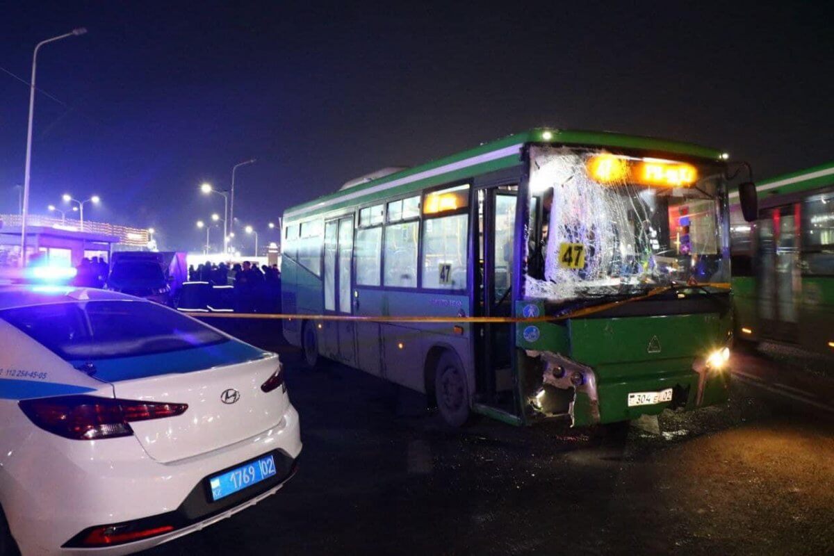 «Жағым сынған, есімнен тандым»: Алматыдағы қайғылы апаттан кейін автобус жүргізушісінің аудиосы тарады