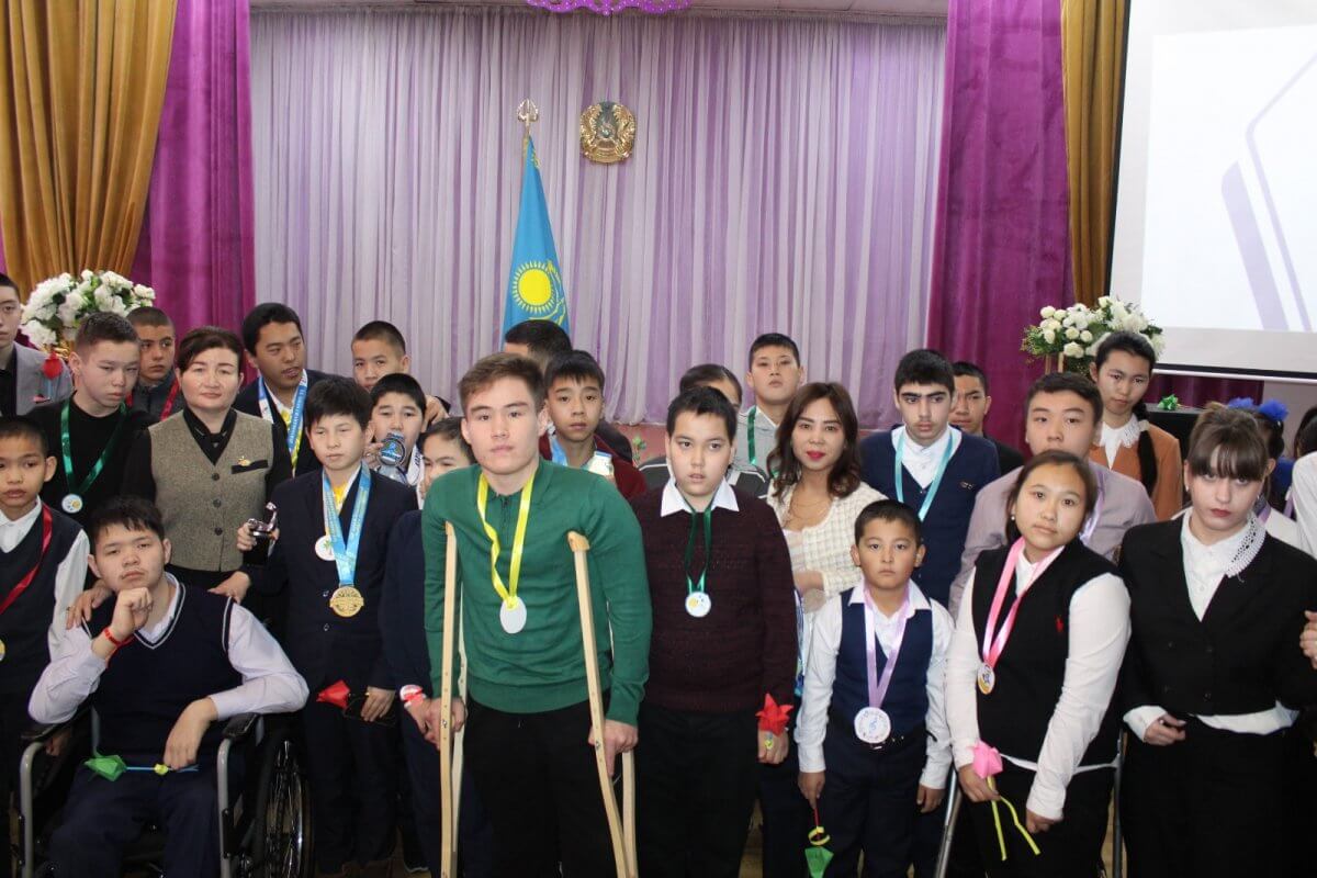 «Мен сені үлгі тұтамын!»: Алматы облысында ерекше балаларға арналған аудандық форум өтті