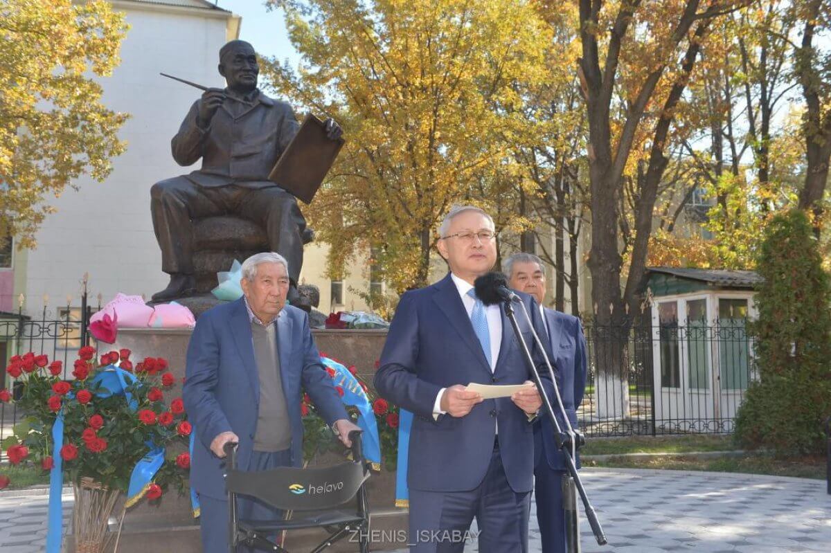 Жетісу облысында Әбілхан Қастеевтің ескерткіші ашылды