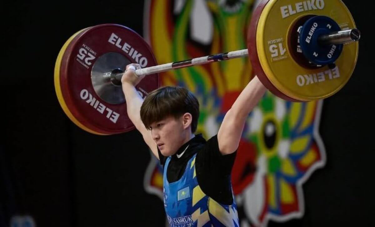 Қазақстандық 16 жастағы зілтемірші әлем чемпионы атанды
