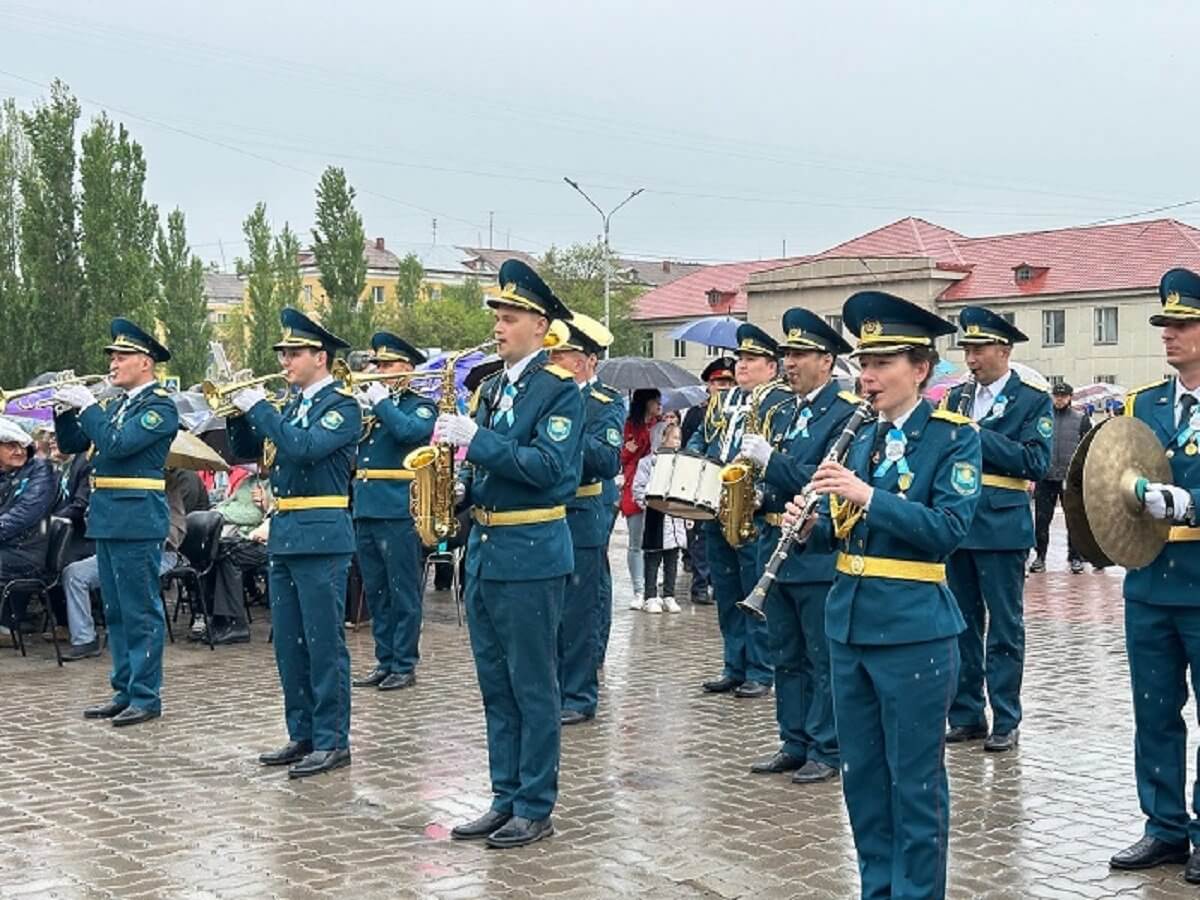 Рудныйдың орталық алаңында биіктігі 20 метр Ту көтерілді