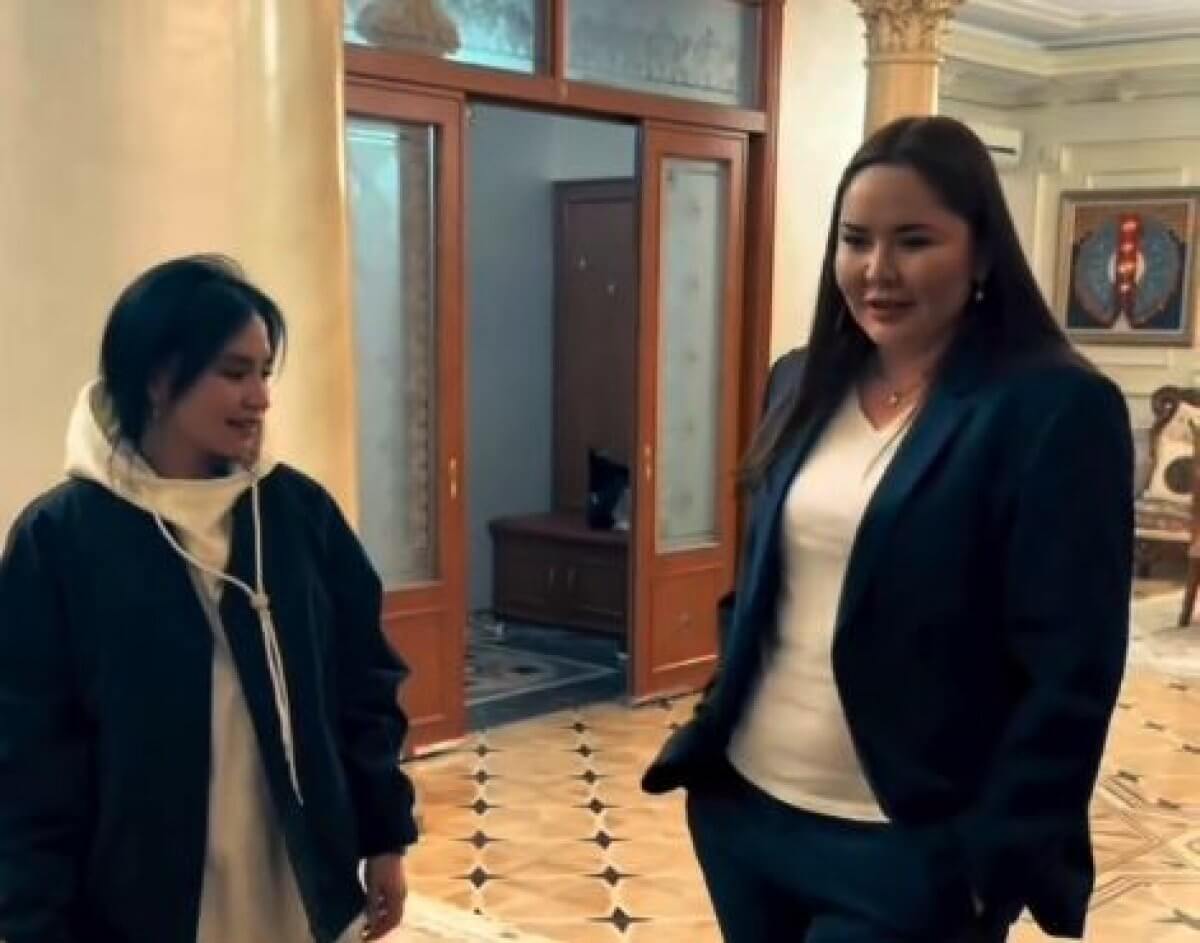 «Еркектің өз қасиеті бар»: Асанәлі Әшімовтің киімін киген актрисалар сынға қалды