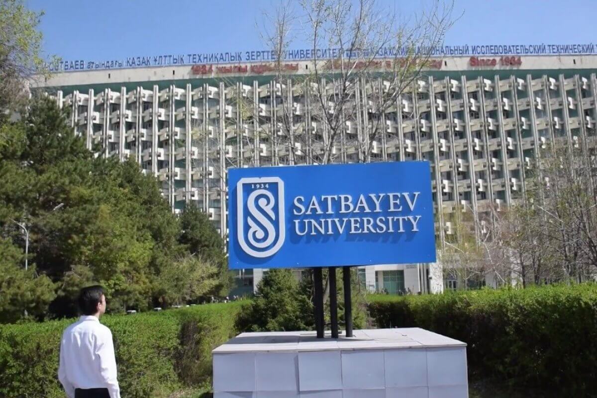 Сәтбаев университетінің бұрынғы басшылығы 2500 шаршы метр жатақхананы сатып жіберген