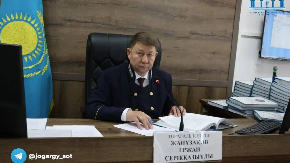 Шерзат Болат сотында күліп бара жатқандардың видеосын таратқандар жазаланды