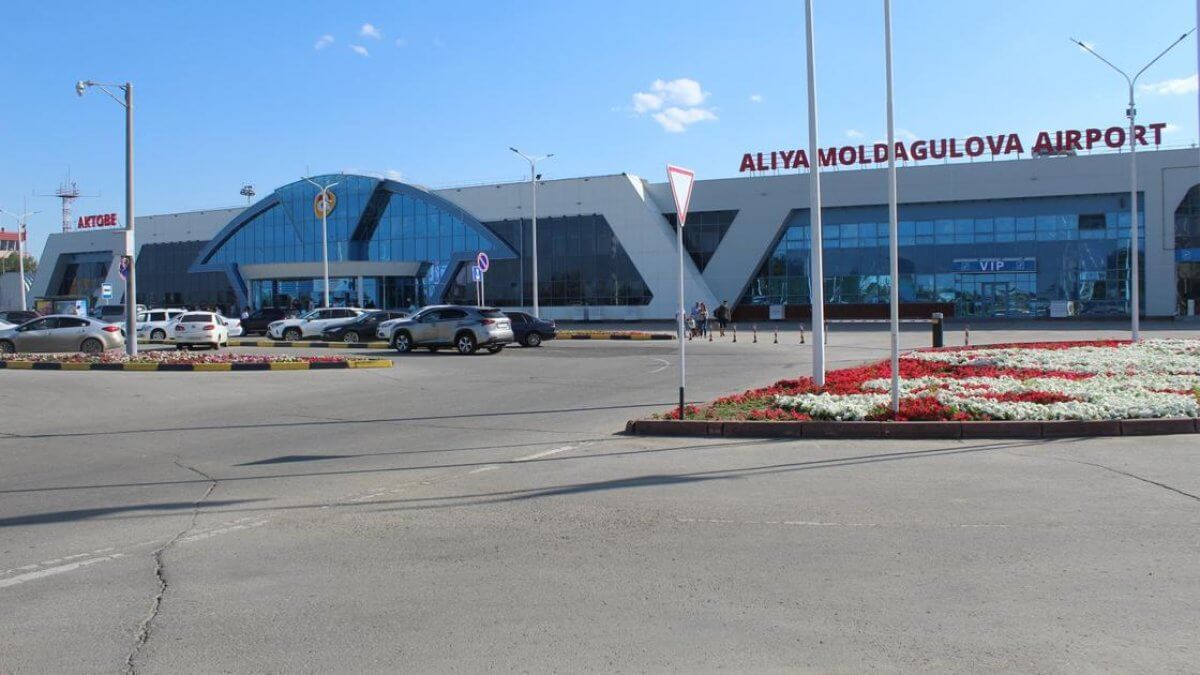 Ақтөбеге шұғыл қонған ресейлік ұшақ бортындағы жолаушы көз жұмды
