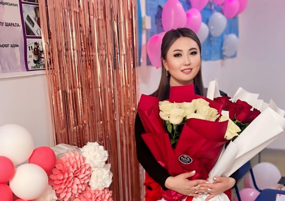 Фельдшерге алғыс: Жезқазған-Астана бағытындағы пойызда әйел күтпеген жерден босанып қалды