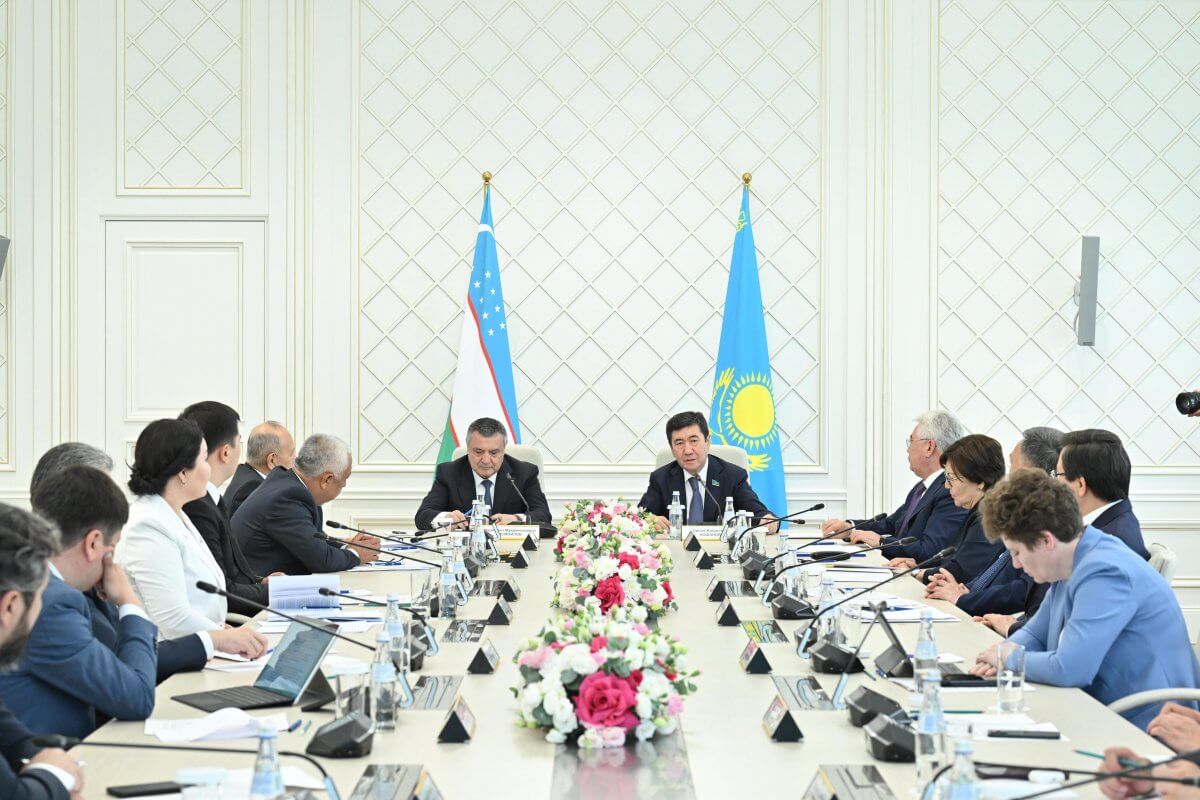 Қазақстан мен Өзбекстан депутаттары бірлескен жұмысты күшейтуге келісті