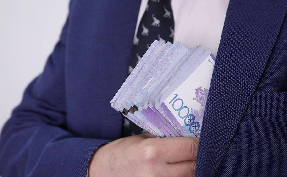 БҚО-да шенеунік тәртіптік жазасы бола тұра сыйақы жаздырып алған