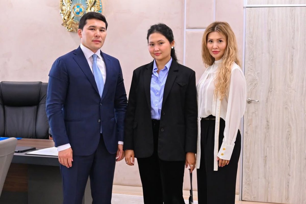«Орыс және ағылшын тілдерінде еркін сөйлейді». Бибісара Асаубаеваның анасы қызын жақтап шықты