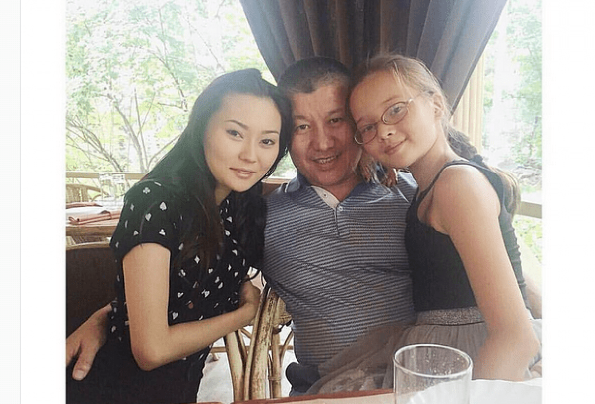 «Кешірмеймін, бірақ жақсы көремін»: Айсәуле Бақытбек әкесі туралы ойын айтты