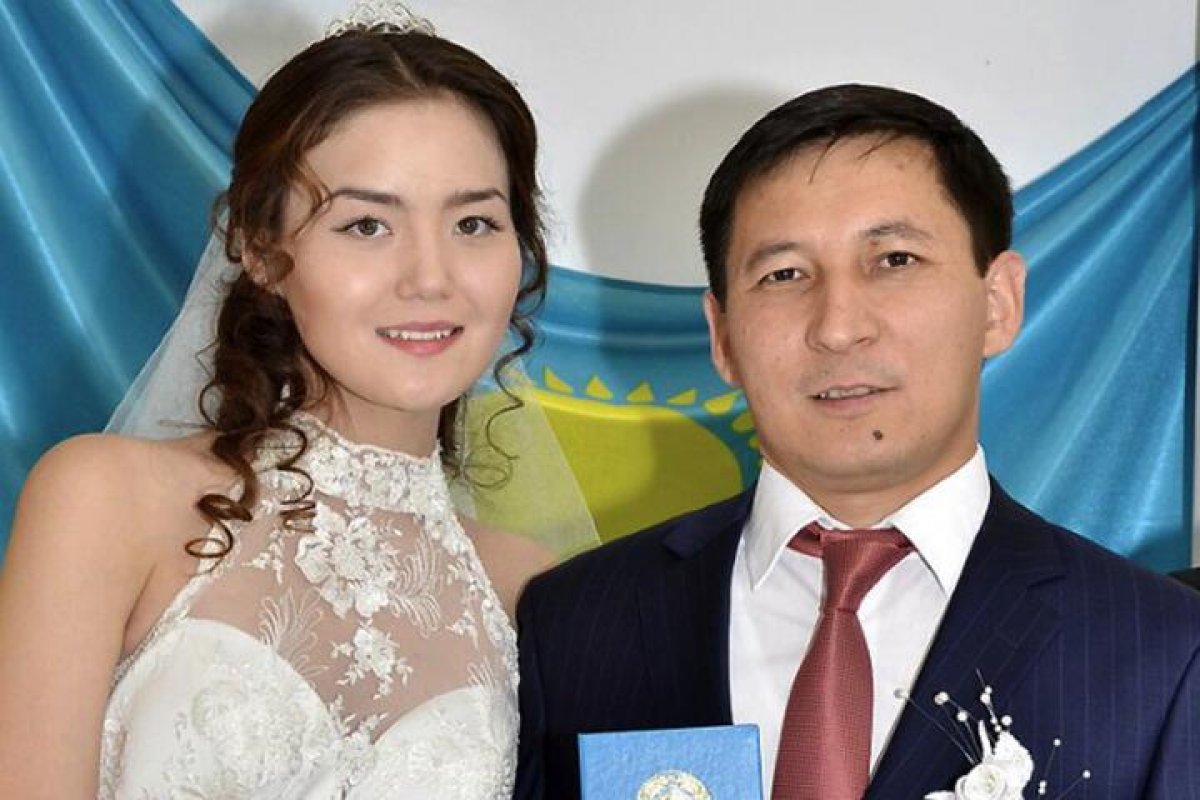 Карина жыл сайын Бали, Лондонда шалқып өмір сүрді - Сәкен Мамаштың ағасы