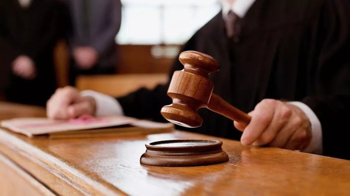 Жоғарғы соттың екі судьясы қызметінен босатылды