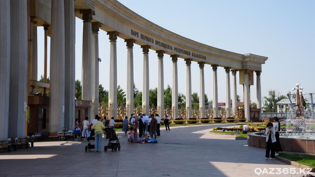 Алматы әкімі Тұңғыш Президент саябағын кешенді қайта құру жобасымен танысты