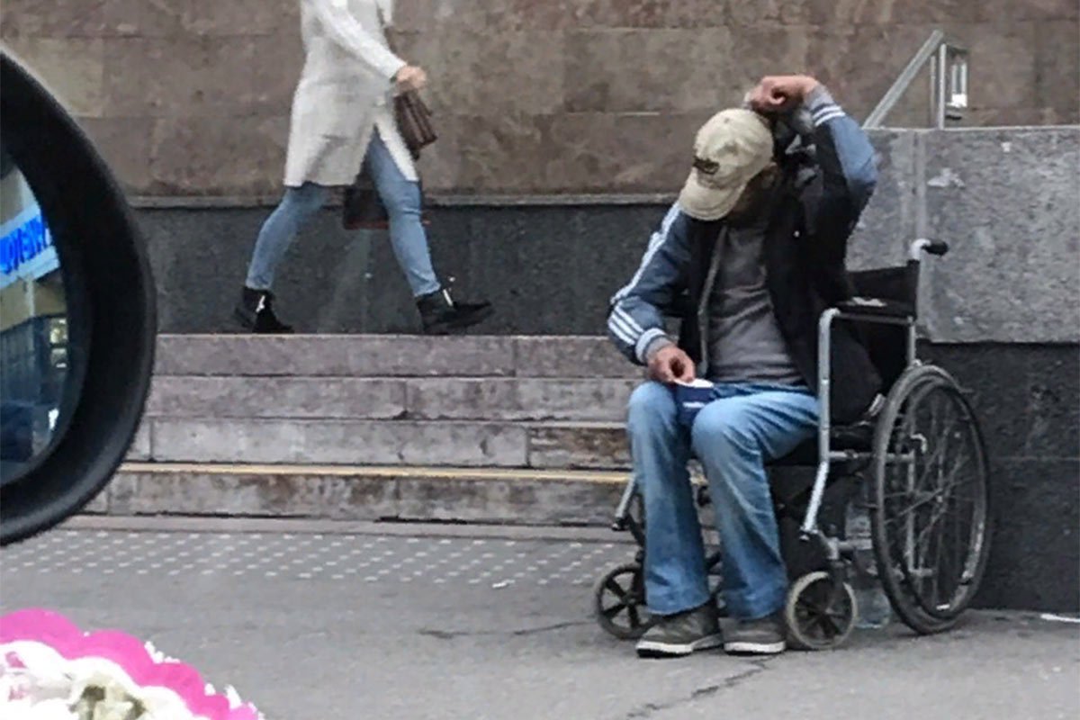Ақтауда мүгедектерді қайыр сұрауға мәжбүрлегендер сотталды