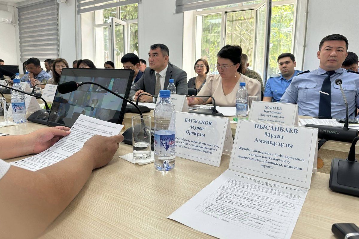Жуалыда кәмелетке толмағандардың істері бойынша комиссия отырысы өтті