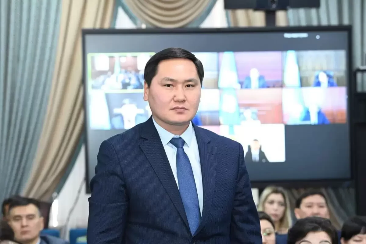 «Бір айтқанды орындамайтын адаммен жұмыс істемеймін». Бақтияр Артаев қарамағындағыларға ультиматум қойды