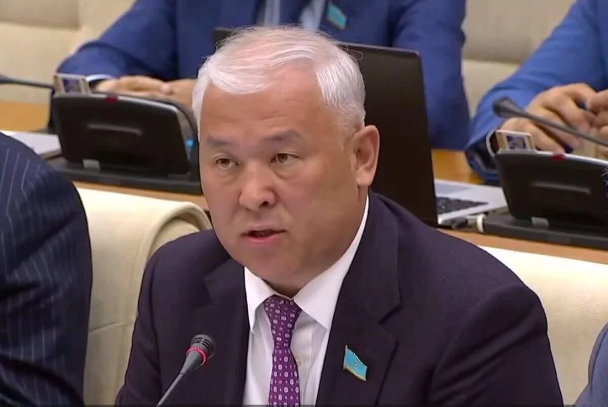 Үкіметтегі кейбір шенеуніктер олигархтардың мүддесін қорғап отыр -Мұрат Әбенов