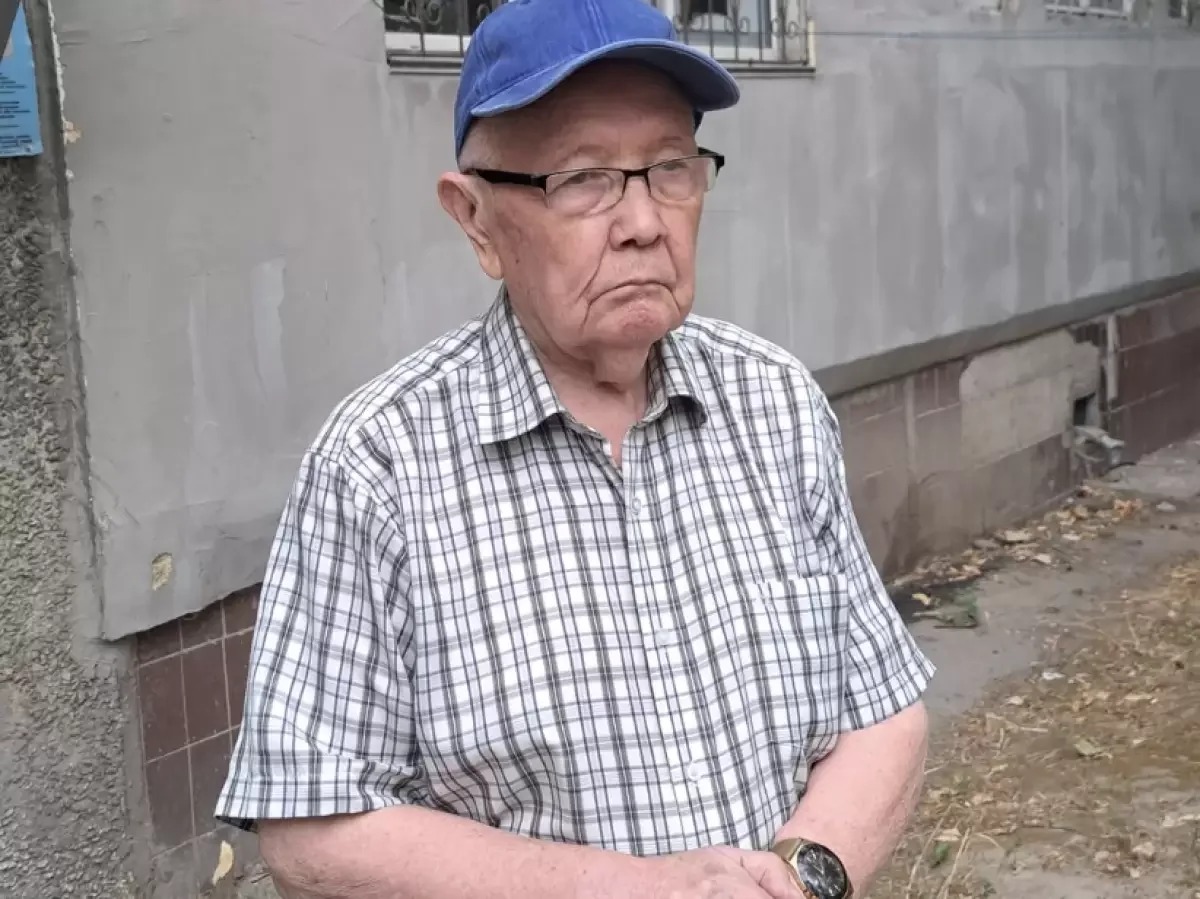«23 миллион теңге әкеліп берді». Алаяқтарға алданған Кәкен Қамзин қуанышты жаңалығын айтты