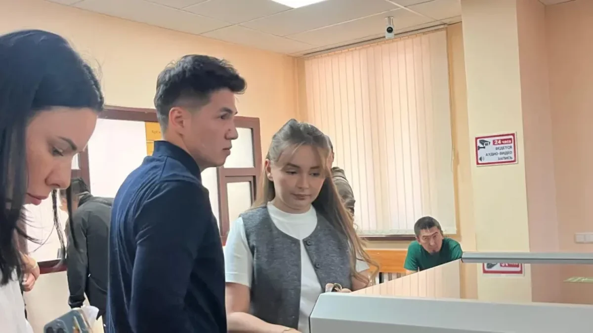 «Жанабыловтың 30 мыңдық курсы ашық сайтта тегін тұр»: шенеуніктер блогердің курсын сатып алған