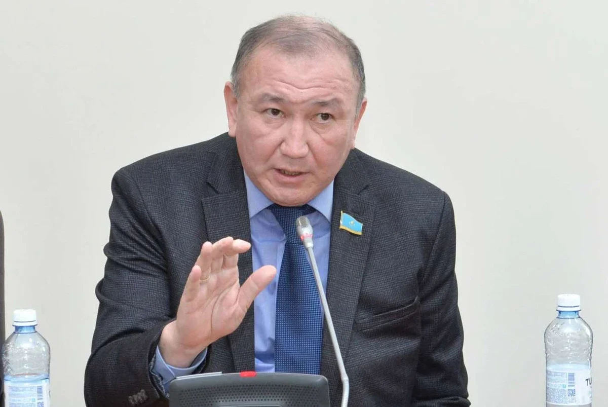 Депутат HALYK банкінің атауын өзгертуді талап етті