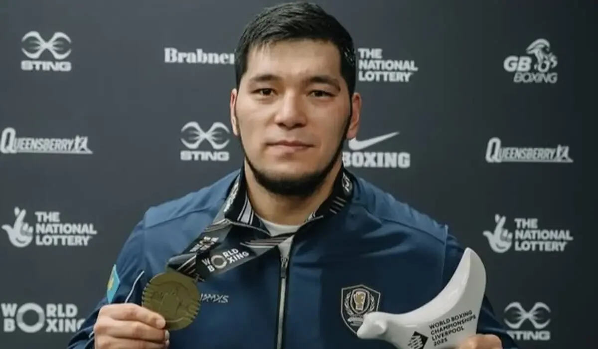 "Нұрбек бауырымның жеңілгені ауыр тиді": Айбек Оралбай жеңіске қалай жеткенін айтты