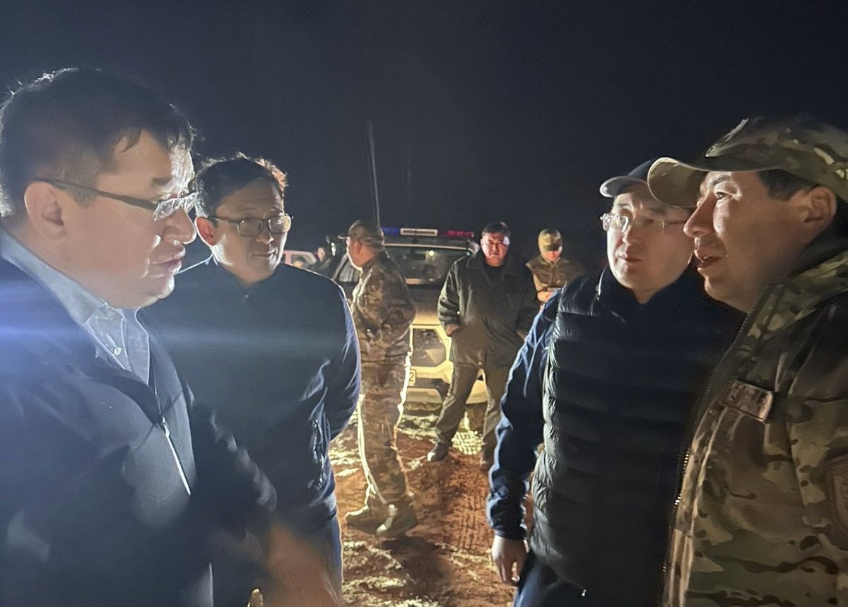 Алматы облысының әкімі қоқыс полигонындағы өрт ошағына барды