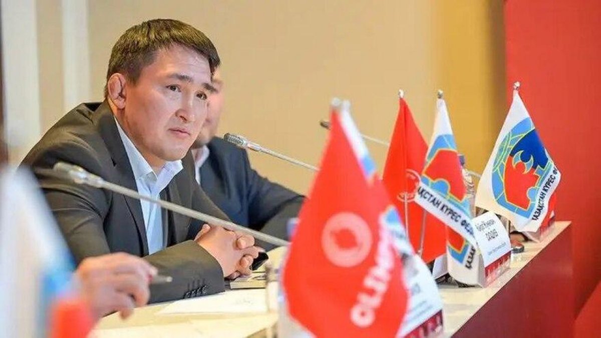 Әйелдер күресінен Қазақстан командасының бас бапкері отставкаға кетеді