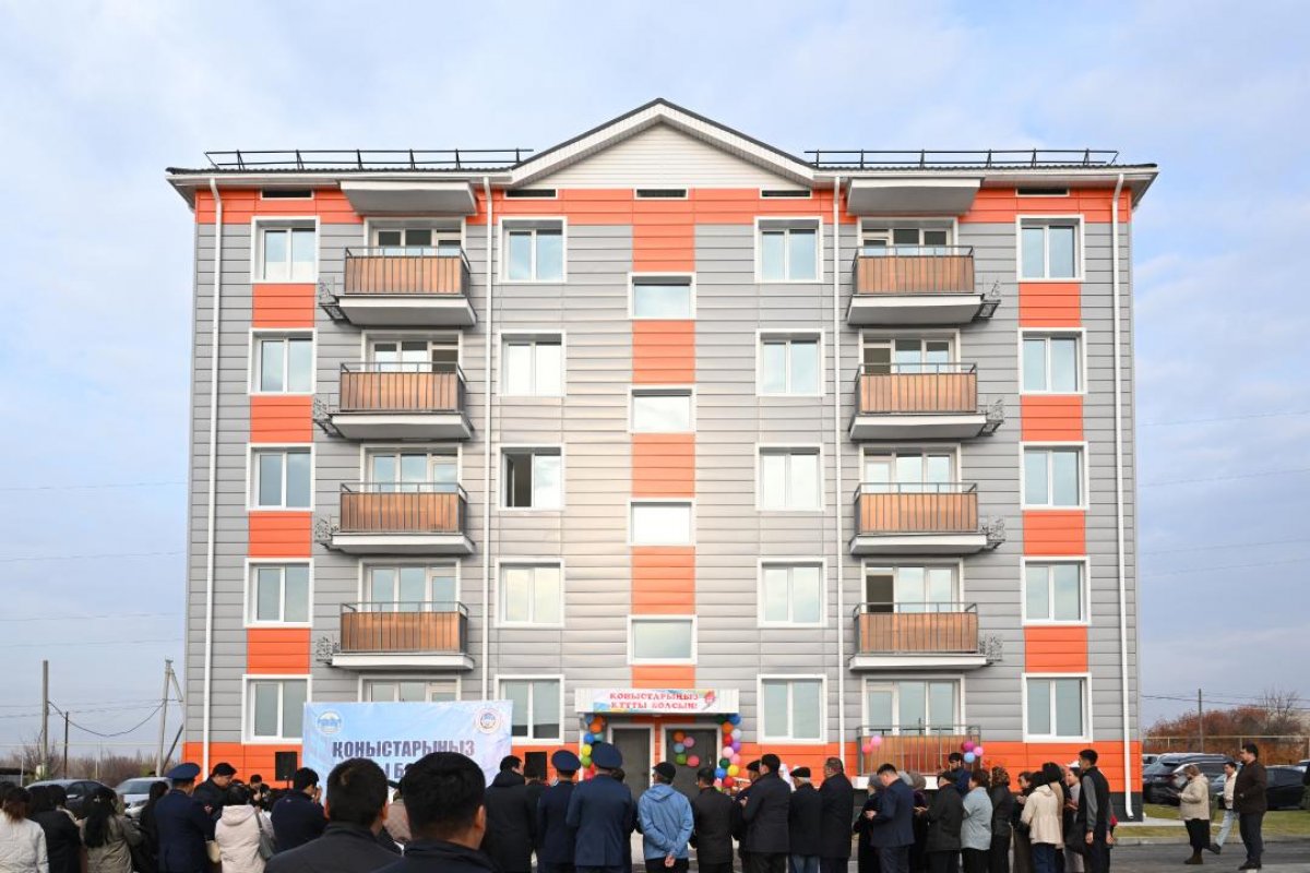 Жетісуда дәрігерлер мен мұғалімдерге арналған көппәтерлі тұрғын үй пайдалануға берілді