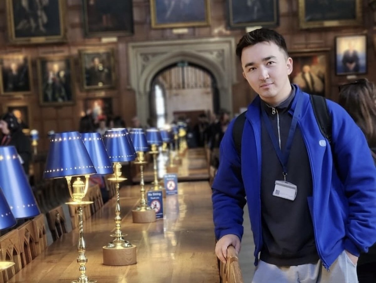 Қазақ жігіт Oxford-та қазақ тілінен сабақ береді