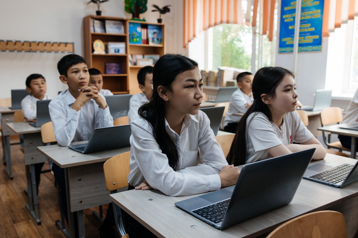 Атырау облысында 90 мыңға жуық оқушы AmanSultan платформасы арқылы білім алып жатыр