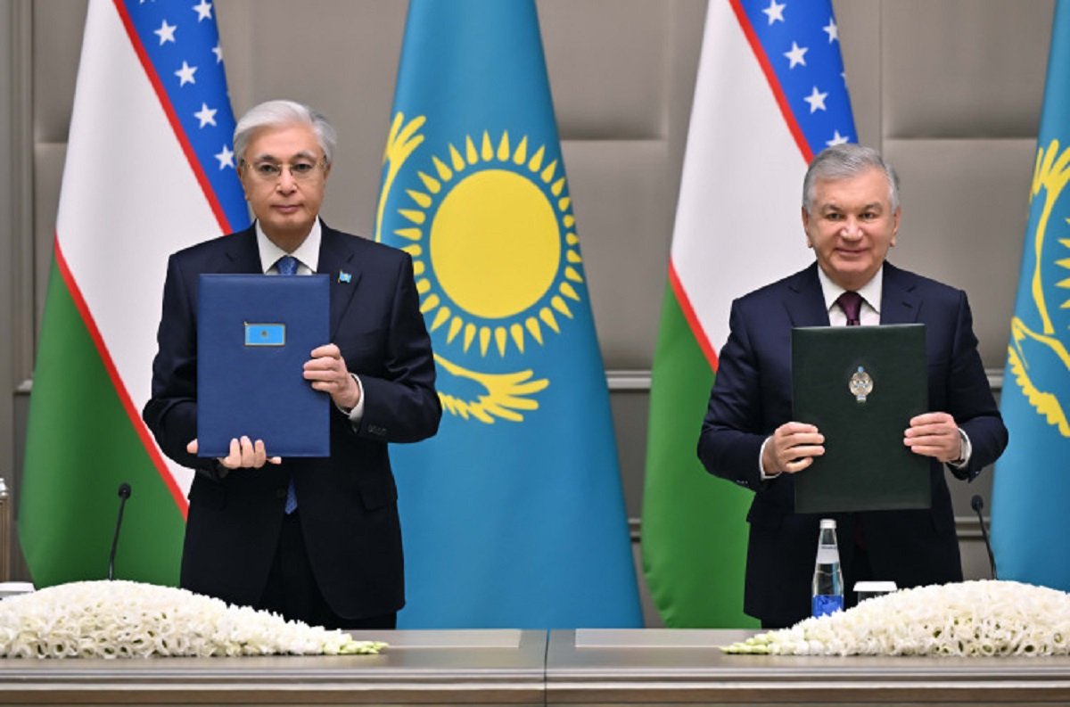 Қазақстан мен Өзбекстан президенттері бірқатар құжаттарға қол қойды