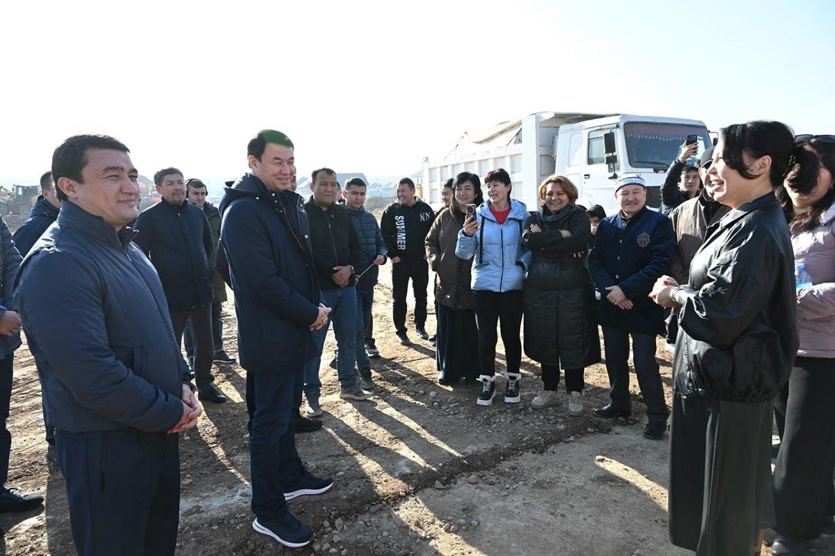 Алматы әкімі «Рахат-Мәдениет» шағынауданының тұрғындарымен кездесті