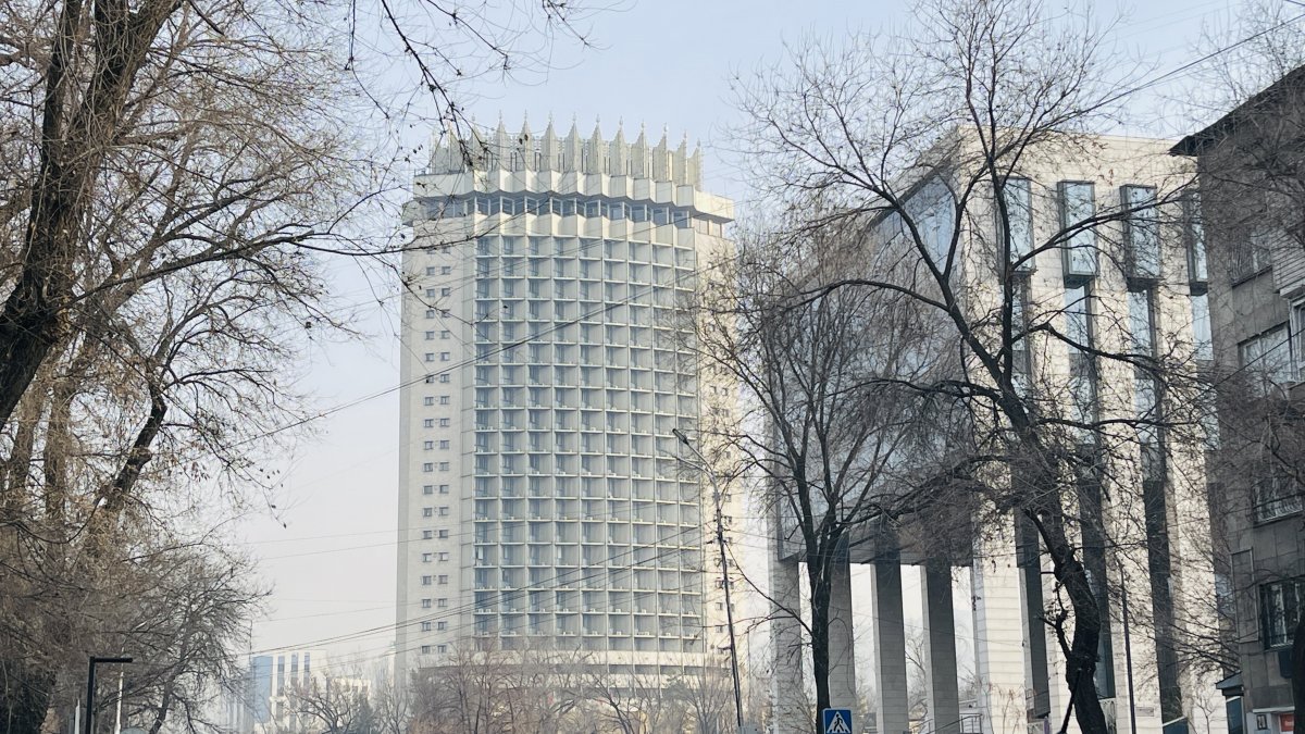 "Қар жауып, көктайғақ болады": Алматыда ауа райы күрт суытады