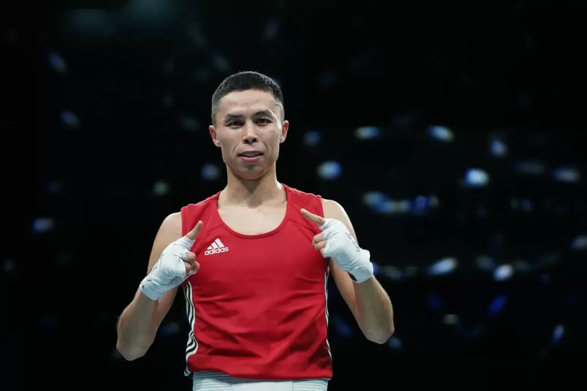 «Анашым, бұл жеңіс сіз үшін»: Сәкен Бибосынов екі дүркін әлем чемпионы атанды