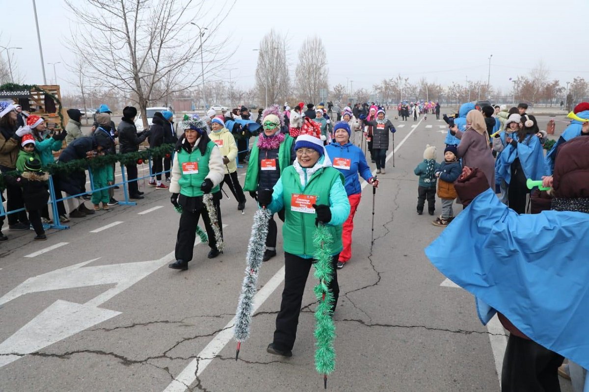 Алматыда «Бір мақсат. Бір бағыт» ұранымен жаңа жылдық отбасылық марафон өтті