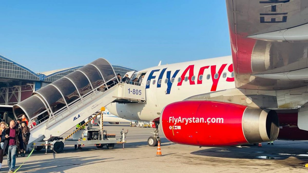 FlyArystan ұшағы Атырау әуежайында ұшу-қону жолағынан шығып кетті