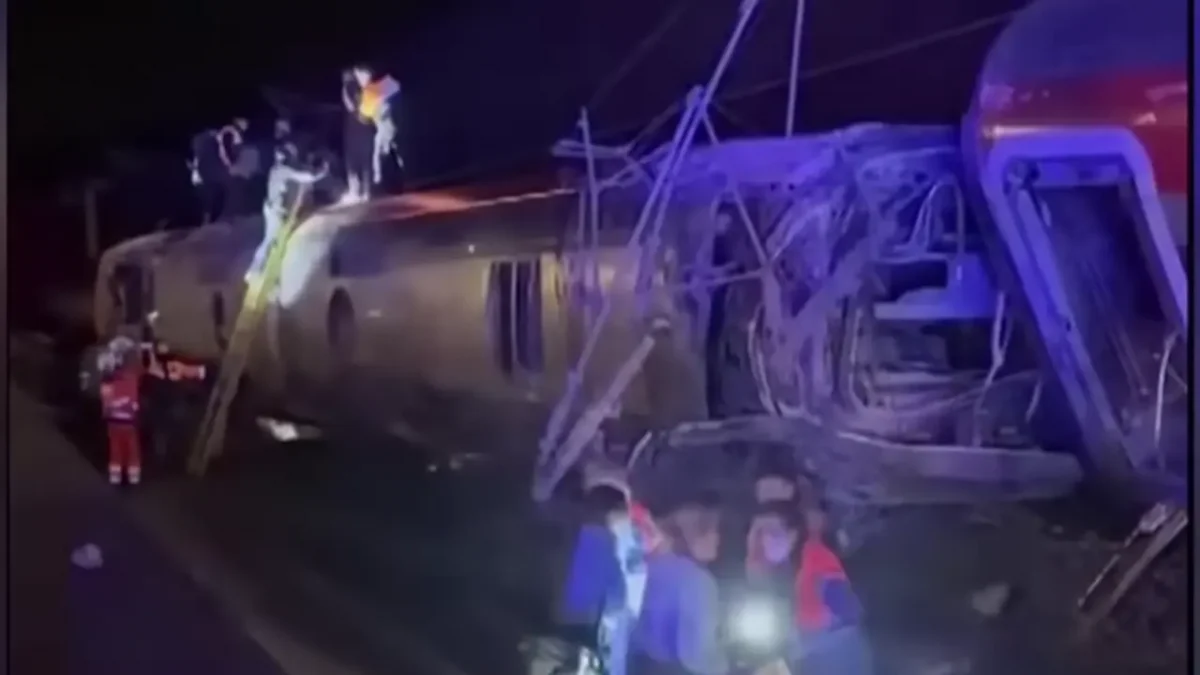 Испанияда екі жоғары жылдамдықты пойыз соқтығысып, 21 адам қаза тапты