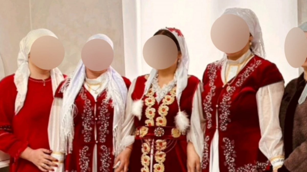 «1,5 млн бердік»: Сарыағаштағы қыз алып қашқан жігіттің анасы өз «шындығын» айтты