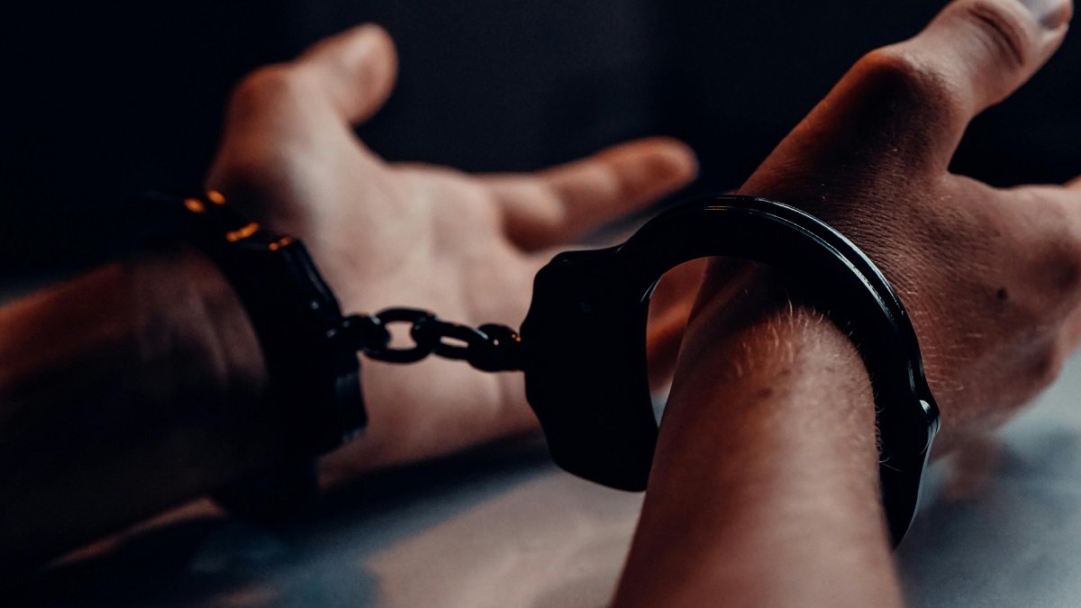 Кедендік баждан заңсыз босатқан күдікті Испаниядан экстрадицияланды